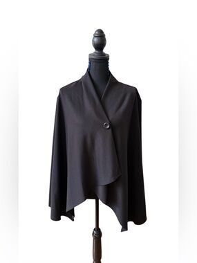 Les Modes ASI Fashions Black Draped Button-Front Women's Sweater Cape